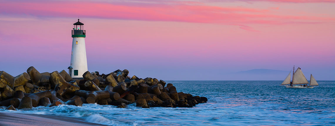 Santa Cruz Breakwater Lighthouse